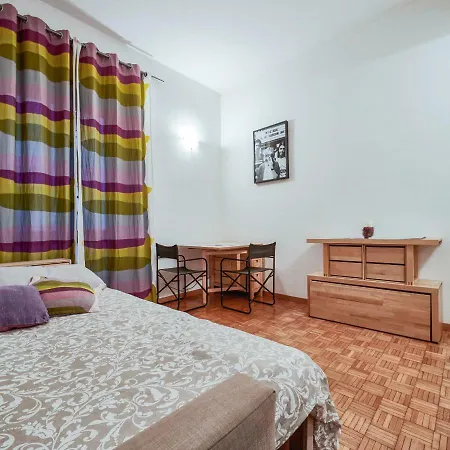 Apartment 11 Via Lecco Milan